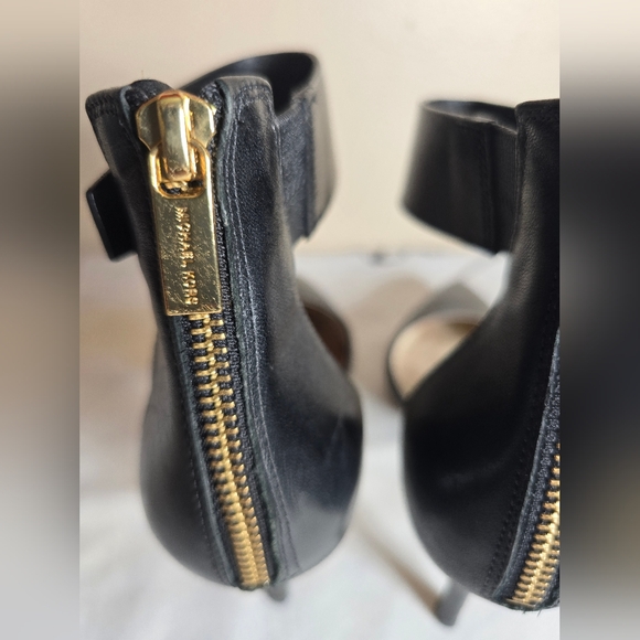 🔥EUC MICHAEL KORS LEATHER GIULIANA MID ANKLE STRAP PUMPS - Picture 14 of 16